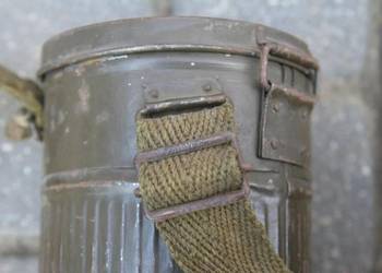 puszka, menaszka, manierka, tasak, szabla,  bagnet, hełm