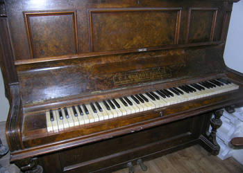 Pianino vintage marki C.J.QUANOT,BERLIN Hoflieferant Sr.Kgl.Hoh.d.Fürsfen v