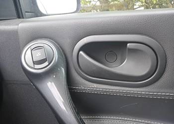 Klamka wewnętrzna prawa Megane II czarna Klamka wewnętrzna prawa Megane II czarna