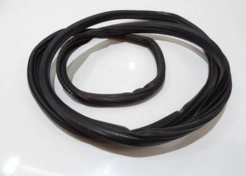 USZCZELKA DRZWI PRAWY TYŁ BMW X3 E83 LCI 3331677