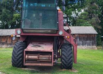 Kombajn Bizon Super Z056 z Hedrem