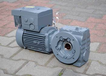 Motoreduktor kątowy 0.11/1.1kw. 14/143obr. SAF47. Firmy SEW. FALOWNIK.