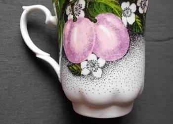 Kubek Chodzież, fason Iwona, dekor Śliwki. Sygnatura fabryczna, lata 90-e.