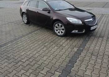 Opel Insignia 2012 kombi bezwypadkowy 1.8 benzyna 140 KM