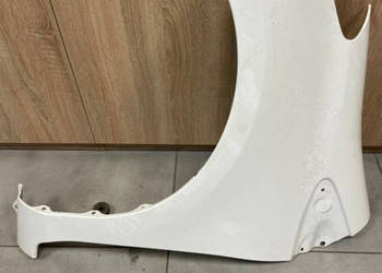 Toyota Yaris III błotnik przód lewy