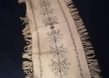 Piękny Francuski bieżnik. Piękny Francuski bieżnik.