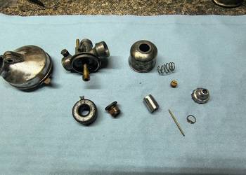 Gaźnik Komar sztywniak Żak