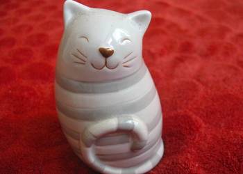 Kot - uśmiechnięty - porcelana - 9 x 6 x 5 cm