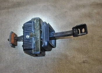 Hamulec , ogranicznik drzwi kierowcy BMW E60 E61