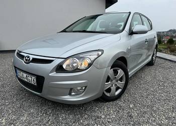 HYUNDAI i30 2010r