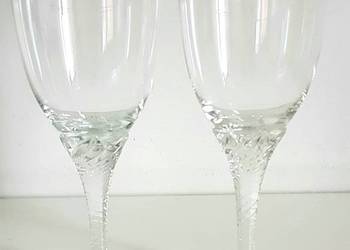 Dwa kryształowe kieliszki z XX wieku do wina