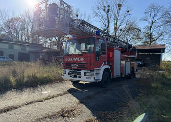 Wóz strażacki IVECO MAGIRUS FF150E, 25 985 km (drabina z koszem 30 m)
