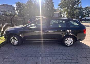 Syndyk sprzeda samochód Skoda Octavia