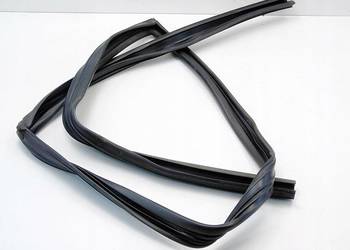 USZCZELKA SZYBY DRZWI PRAWY PRZÓD NISSAN MURANO I Z50 3.5 4X4 03-07