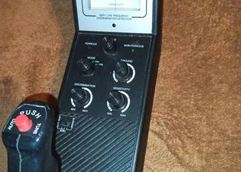 Wykrywacz metali Vellman CS150N