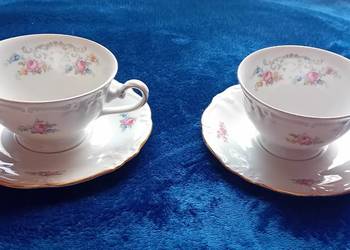 Dwie filiżanki duo Oscar Schaller, sygnatura z okresu 1918-34.