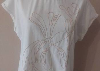 T-shirt bawełniany że złotym zdobieniem marki Reserved rozmiar M