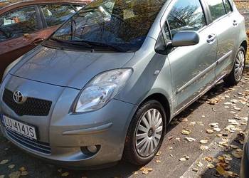 Toyota Yaris 1,3 VVT-I benzyna.