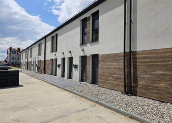 Jelcz-Laskowice CENTRUM bezczynszowe z fotowoltaiką i miejscem postojowym