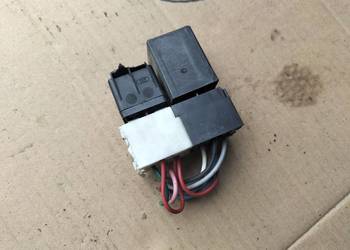 PRZEKAŹNIK A6 C4 0332204150