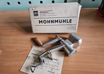 Ręczny, żeliwny młynek do maku PRL NRD. Lata 80. Vintage