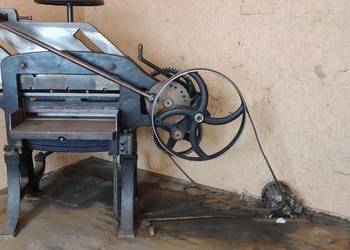 Gilotyna do kartonu z napędem silnika elektr. KRAUSE