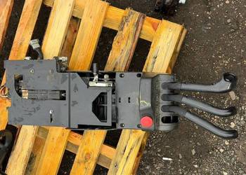 Rozdzielacz hydrauliczny trzysekcyjny HYSTER