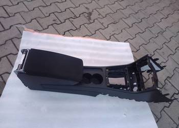 Volkswagen Passat B7 tunel środkowy podlokietnik