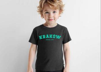 Ekologiczna dziecięca koszulka Premium KRAKÓW Since 1257 – Zielony napis