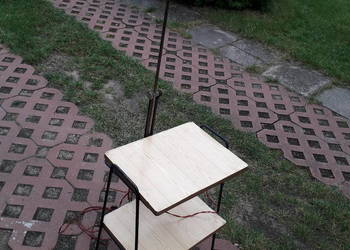 Lampa regulowana ze stolikiem