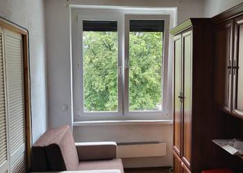 Sprzedam kawalerkę 30 m² w centrum (1. piętro) + duża piwnica 8 m²