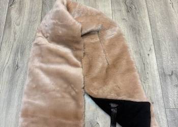 ZARA/ Długi, różowy futrzany kołnierz, etola z Madrytu