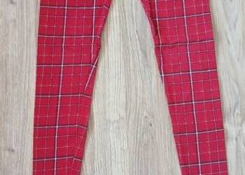 Spodnie dziewczęce w czerwono-białą kratkę