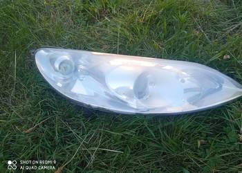 Peugeot 407 lampa przednia
