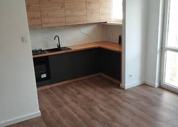 Sprzedam mieszkanie dwupokojowe z balkonem na pierwszym piętrze w centrum