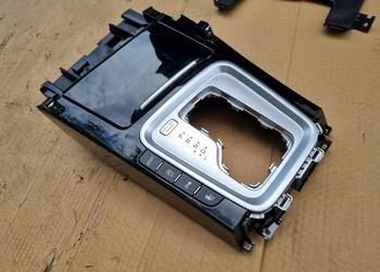 RAMKA OSŁONA ZMIANY BIEGÓW PANEL KIA XCEED 84652-J7110 93300-J7410