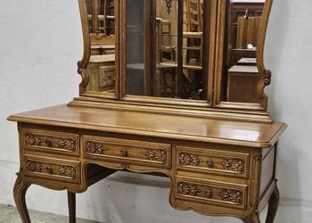 Toaletka ludwikowska Francja