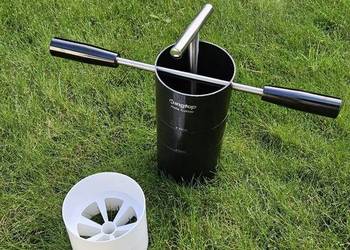 Dołkownica golfowa ręczna, otwornica dołkowa.