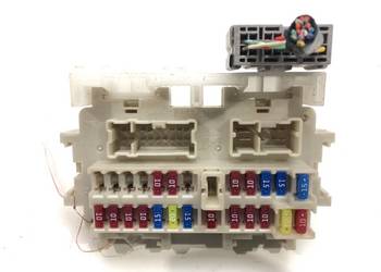 SKRZYNKA BEZPIECZNIKÓW NISSAN SENTRA B16 Sedan/Limuzyna 06-13 2.0 141K