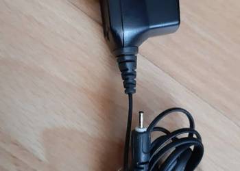Ładowarką NOKIA model AC-8E 5V/890mA