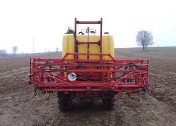 Opryskiwacz Pilmet 800 L 15 M