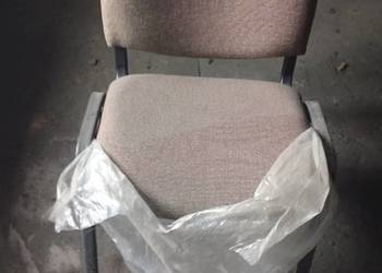 5 nowych brązowych krzeseł