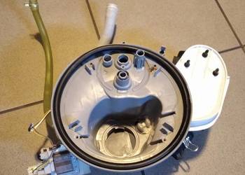 Beko DIS28122 Zbiornik z pompą, grzałką i zaworem rozdzielającym wodę