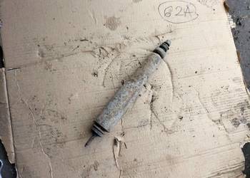 FIAT 126P 126 P ELEGANT MALUCH AMORTYZATOR PRZÓD PRZEDNI