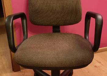 Fotel biurowy na kółkach