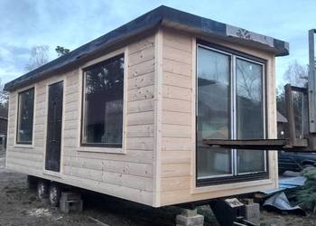 Sprzedam dom .biuro .kontener mieszkalny na kołach .