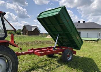 Przyczepy jednoosiowe wywrotki tył