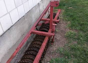 Wal posiewny zawieszany szer.2.40m. wys.36cm.