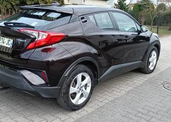 Toyota CHR - hybryda oszczędność