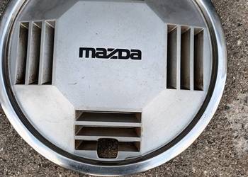 Mazda 323F i 323 kołpak i lampy tylne.